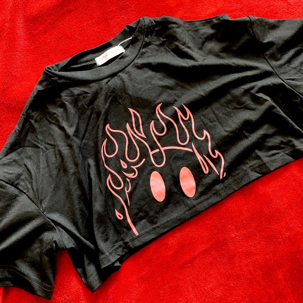 Graphic Cropped Tee Size S
